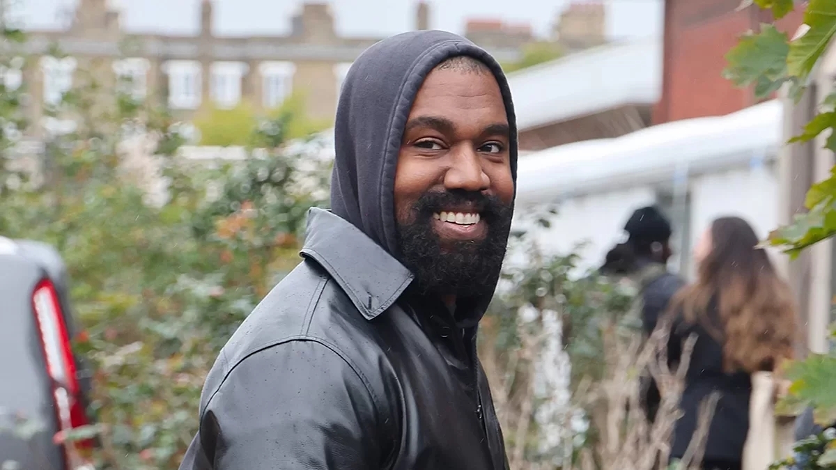 Kanye West presente en Londres por Burberry
